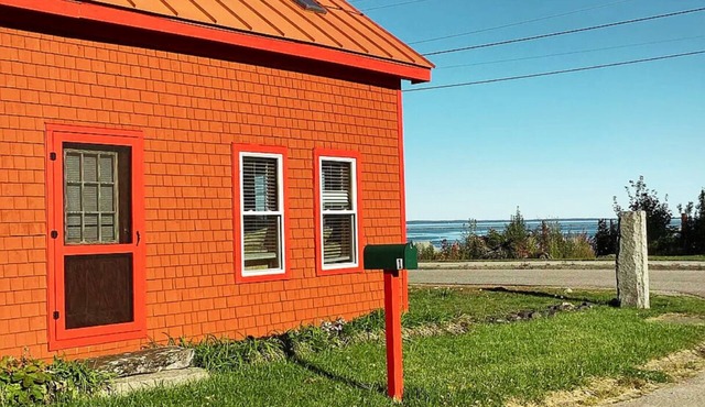 Coastal Rockland Summer Retreat – Waterfront View