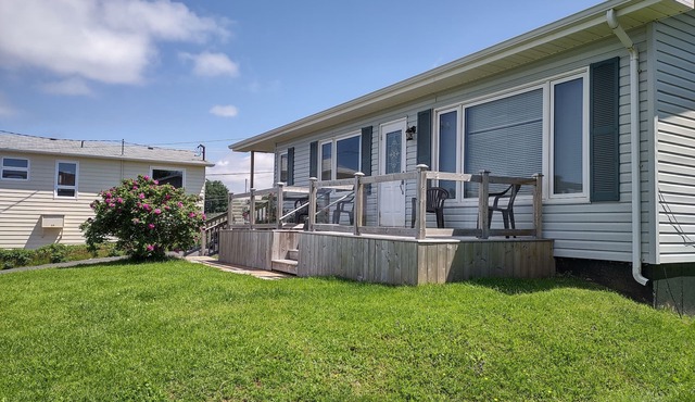 Complete House, Deck, Sunset, Water View (Cheticamp Harbour) in Chéticamp