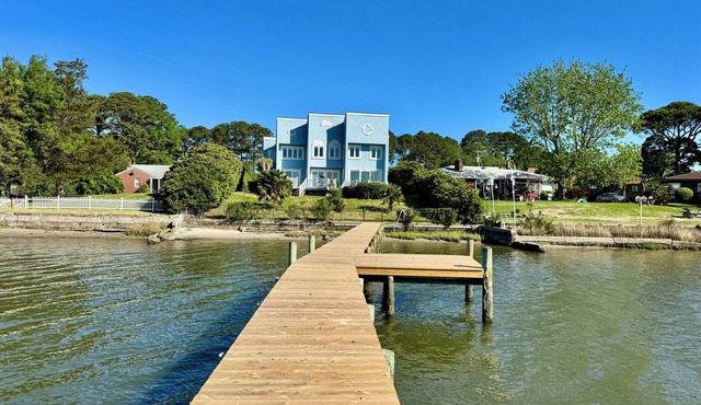 Contemporary 5 BR 4 BA Over 3500 SF Waterfront Direct Access to Chesapeake Bay in Portsmouth
