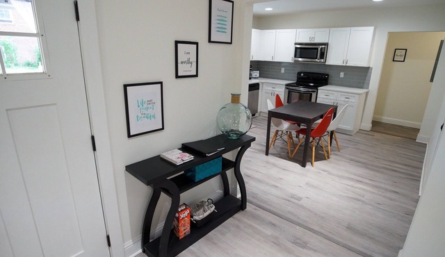 Corporate Ready 2BR Bungalow | W/D Workspace Wi-Fi Long Stay