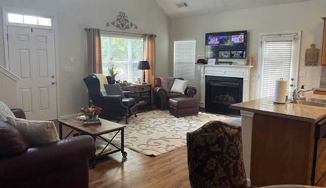 Covington 3 bedroom/3 bath, near Cinelease in Covington