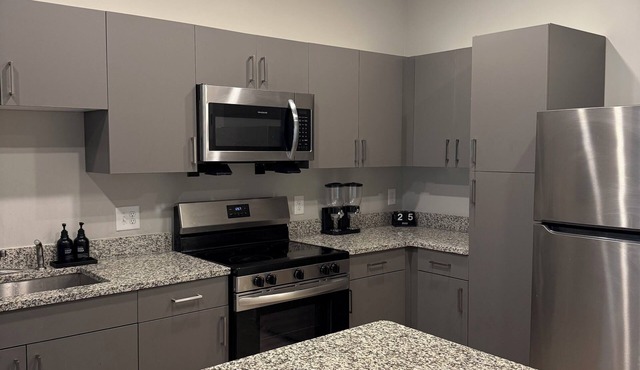 Cozy 1-bedroom apartment with AC in College Park near airport