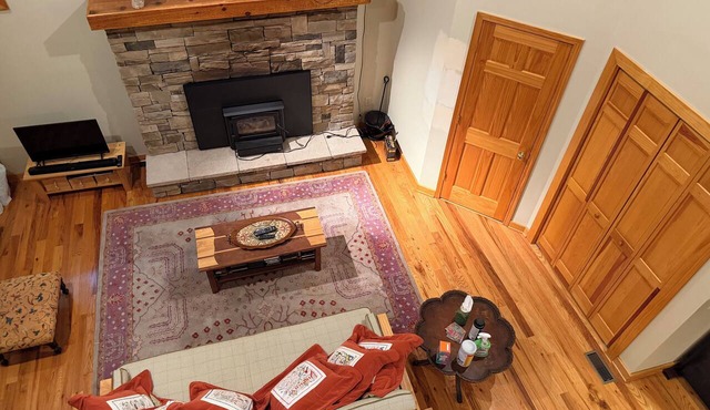 Cozy 1-bedroom private cabin in beautiful Travelers Rest with AC