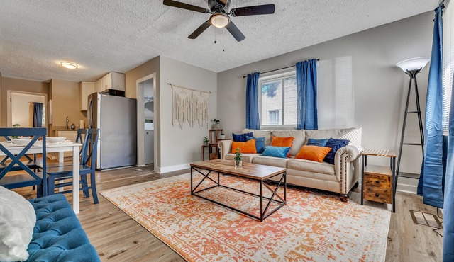 Cozy 1BR Near Airport & Stadium