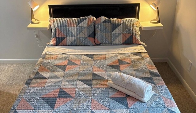 Cozy 2-bedroom apartment in perfect Huntsville with AC and gym access