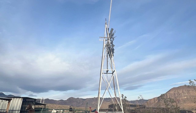 Cozy 2-bedroom cabin in amazing Las Vegas with AC and gym