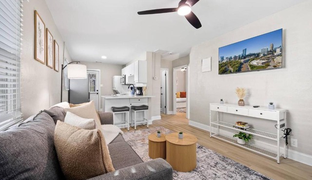 Cozy 2BR Near Stadium & Downtown