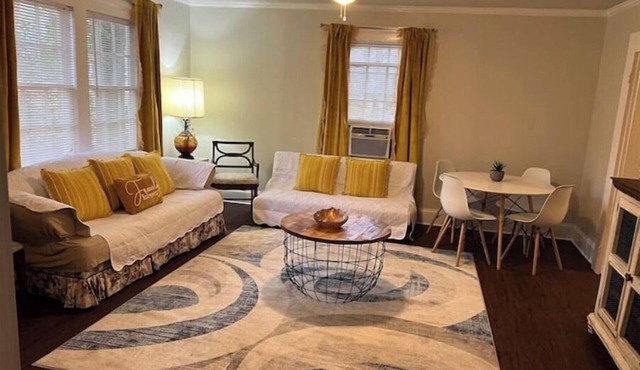 Cozy & Peaceful Cottage near SGMC, VSU, Down town