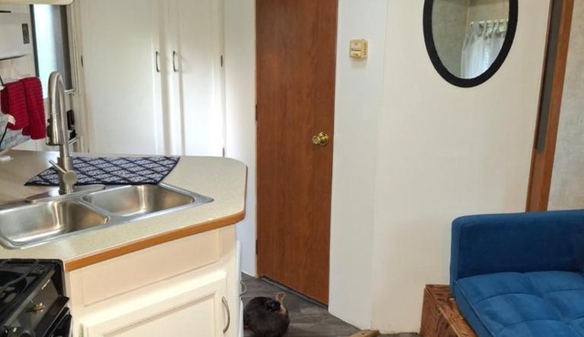 Cozy private camper in Burnside