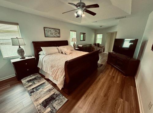Cozy Private Home Close to the I95 Exit 284