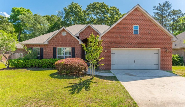 Cozy Retreat | Patio, Big Kitchen & Fishing Nearby