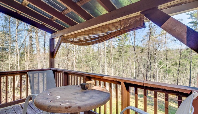 Cozy Weaverville Cabin - 18 Mi to Wolf Ridge!