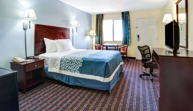 Days Inn & Suites by Wyndham Albuquerque West in Albuquerque