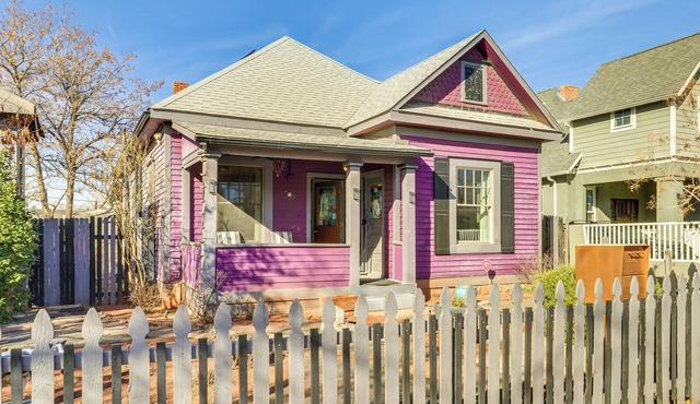 Deck & Home Office: Walkable Albuquerque Home in Albuquerque