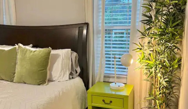 Demure 3-bedroom bungalow in Atlanta. 7 minutes from Mercedes-Benz Stadium