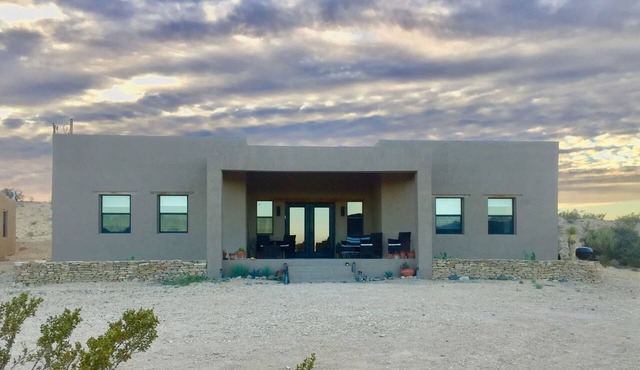 Desert Sky Hideaway: Modern Home near the Terlingua Ghost Town. 3 bedrooms. 2 bathrooms.