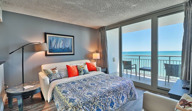 Direct Oceanfront 2BR/Stunning View/Newly Reno/Central Loc/Balconies/Wifi/Pools⛱ in Myrtle Beach