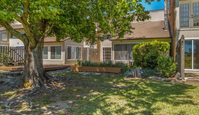 Dog friendly coastal townhome with golf course views patios and washer dryer