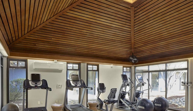 DoubleTree by Hilton Hotel Berkeley Marina in Berkeley