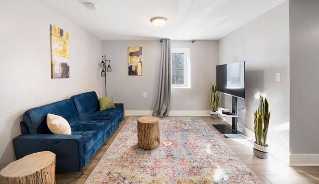 Downtown 2BD Unit | Sleeps 4 | Short or Long Term in Augusta