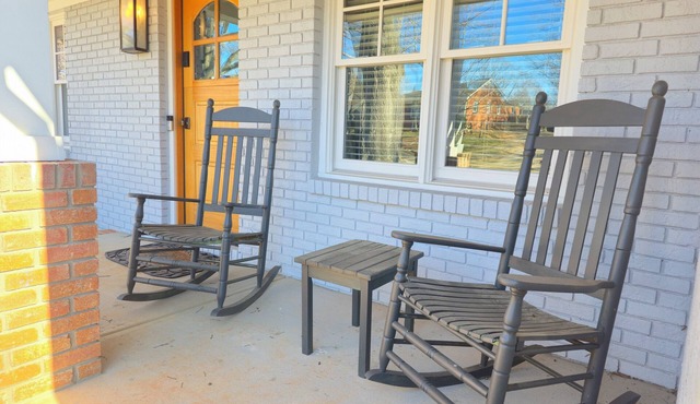 Downtown Mooresville 3BR Brick Home - Fully Renovated