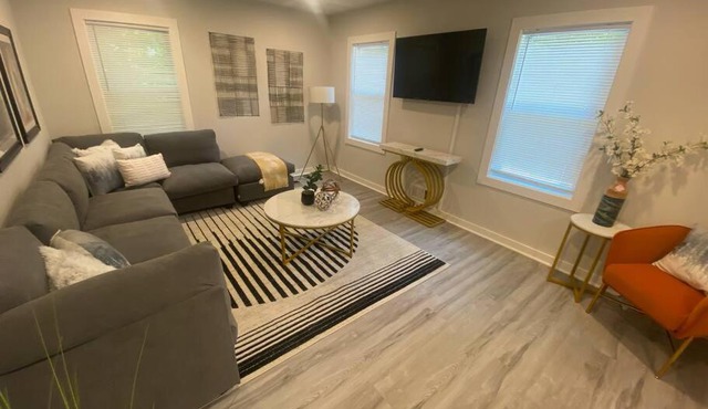 East Point Atlanta - Spacious 5BR Retreat!