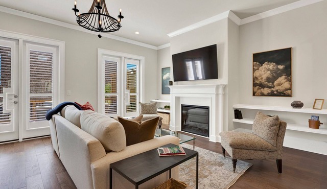 Eastern Wharf Luxury | Heated Pool Access