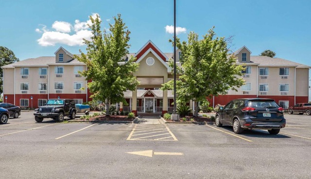 Econo Lodge Inn & Suites Marianna South