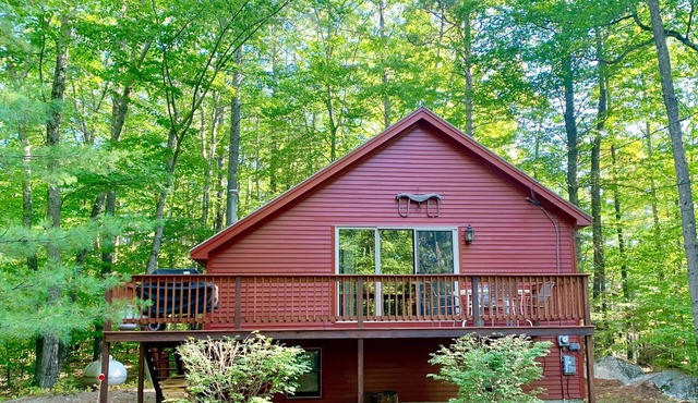 Eidelweiss Chalet, 1/4 Mile from Middle Pea Pond LICENSE # 061885 in Madison