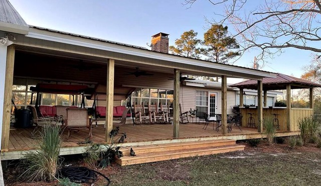 Elevate Your Reunion: Saucier, MS Rental Offering Unrivaled Luxury and All Desired Amenities