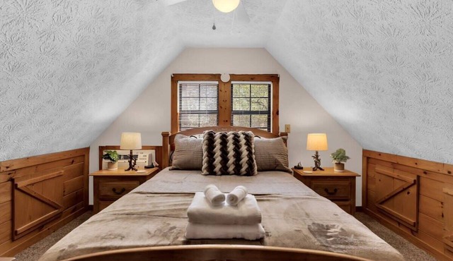Ellijay Cabin Getaway: Mountain Views, Fireplace & BBQ