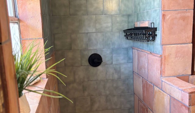 Enjoy this spacious eclectic home away from home. Great Location! in Ingleside