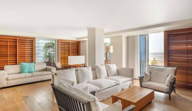 Ensuring a Very Comfortable & Memorable Stay! Outdoor Swimming Pool! in Honolulu