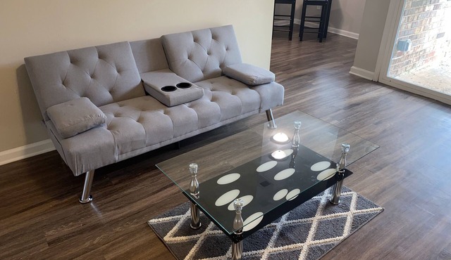 Entire 1 Bedroom Rental Unit with Free Parking