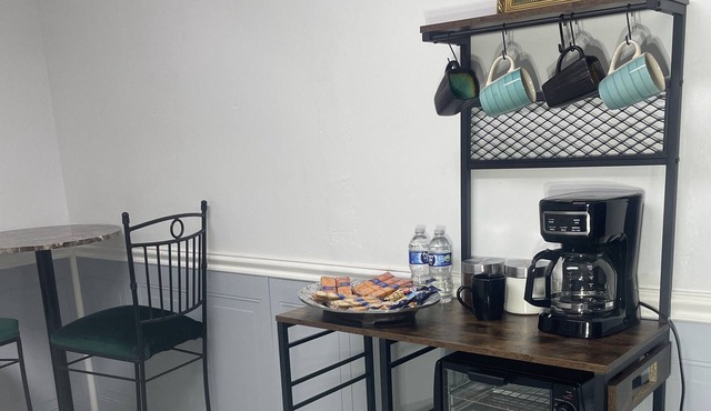 Entire Cozy home/sleeps 5/near downtown