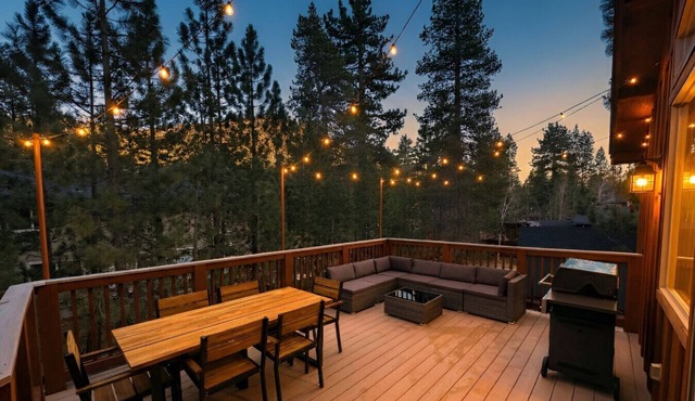 Evergreen Getaway - Pet Friendly/Hot Tub/AC in South Lake Tahoe