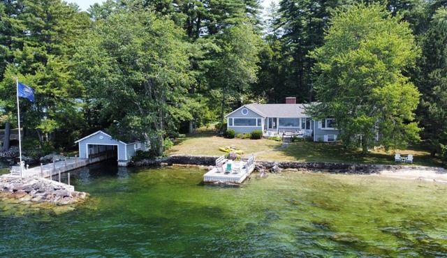 Exceptional Lakefront Home on Springfield Point – Lake Winnipesaukee in Wolfeboro