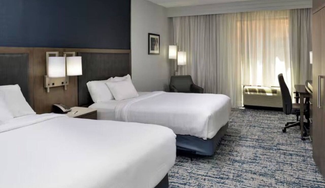 Explore Wilmington - Modern Stay Near Riverfront Paths and Historic Landmarks in Wilmington