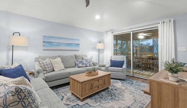 Fabulous 3 BR/2BA Cottage, Pet Friendly w/fee, Amenity Access Included!