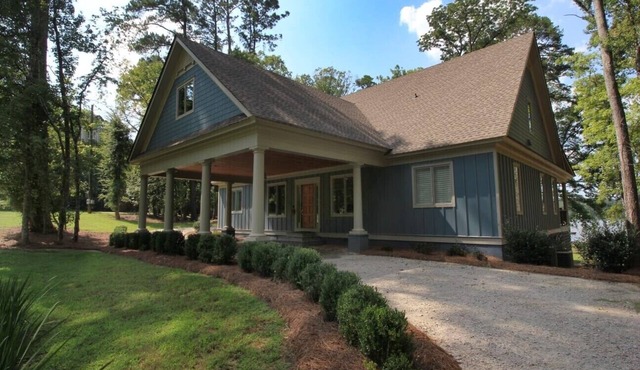Fabulous Lakefront! 15 min to GA College