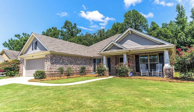 Family 4BR Retreat | King Beds East Montgomery