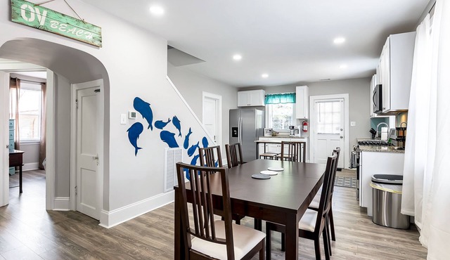 Family-Friendly 5BR Beach Home Dogs OK Sleeps 10 in Norfolk