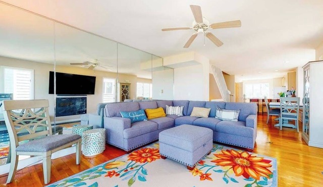 Fenwick Island townhome - oceanfront location, 3 decks, fast WiFi, & W/D in Fenwick Island