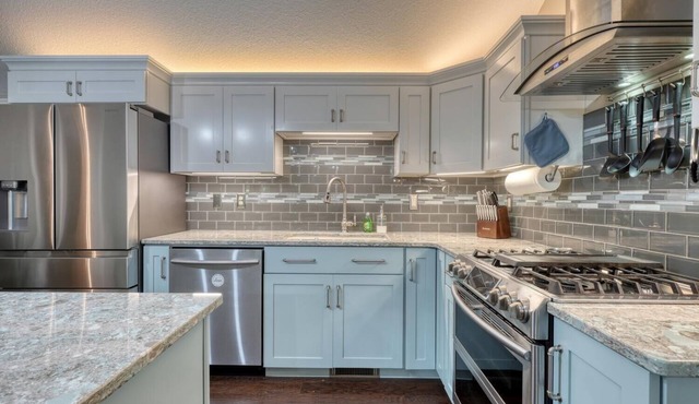 Ferngully Cove - 3 BRs, Sleeps 12, Game Room, Private Cottage