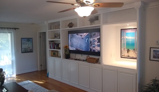 Freshly Updated 2 Bed/2 Bath