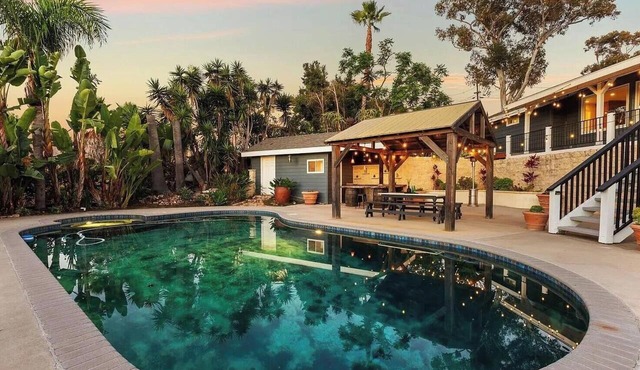 Fully Renovated 1BR/1BR w/Private Driveway and Private Entrance in Vista