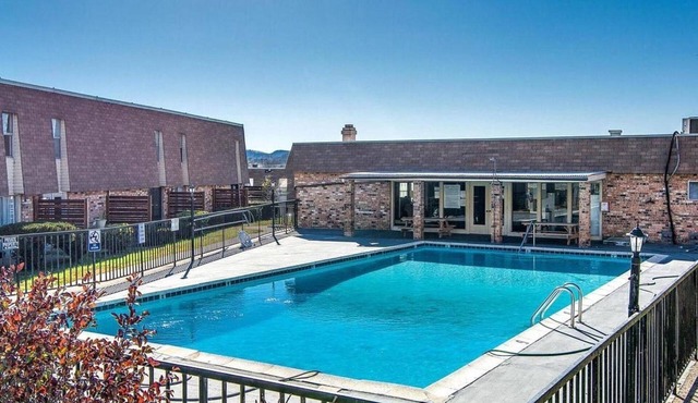 Furnished and fully equipped spceous 2 bedrooms Condo in Nashville, TN in Nashville