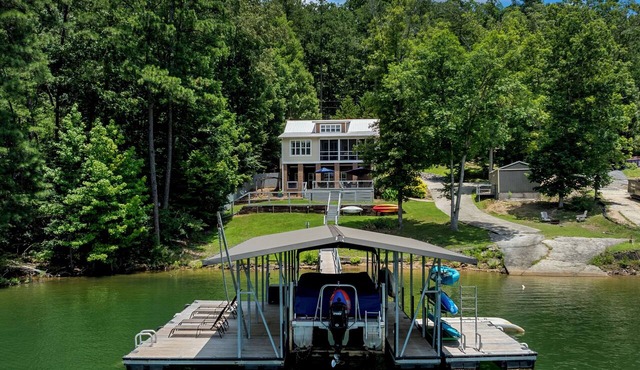 Gather at Smith Lake | Boat Ramp | Sleeps up to 10 | Crane Hill lakefront home