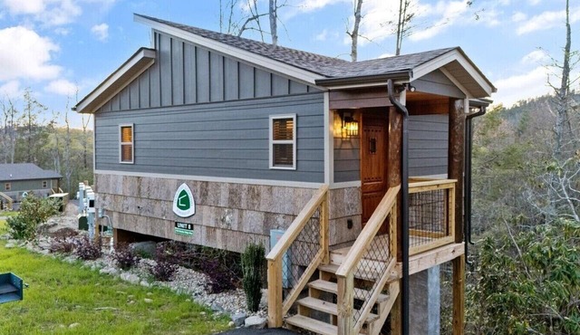 Gatlinburg 24 min + HotTub +King Bed #8