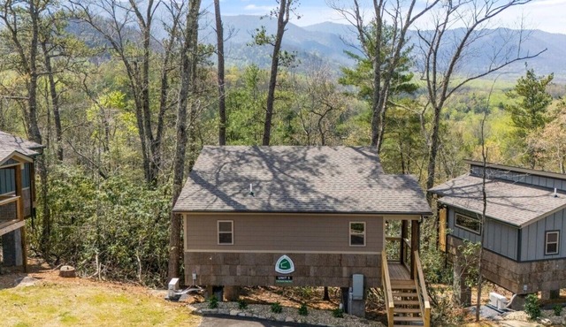 Gatlinburg 24 min + HotTub +King Bed #5